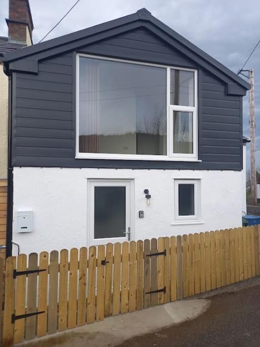 Cosy 2 Bed Cottage Between Snowdonia And The Sea Llandegai Luaran gambar