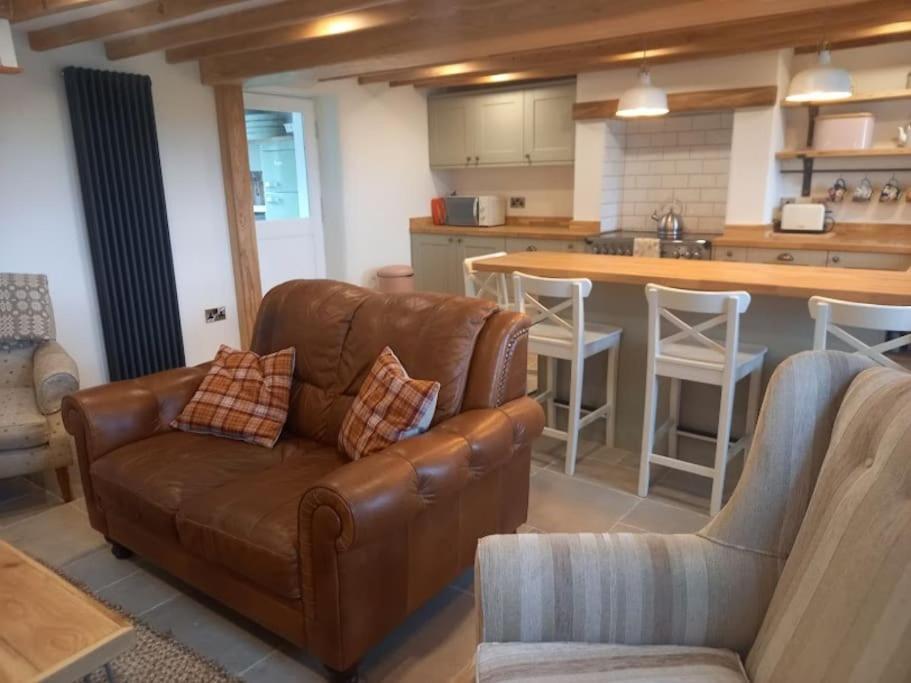 Cosy 2 Bed Cottage Between Snowdonia And The Sea Llandegai Luaran gambar