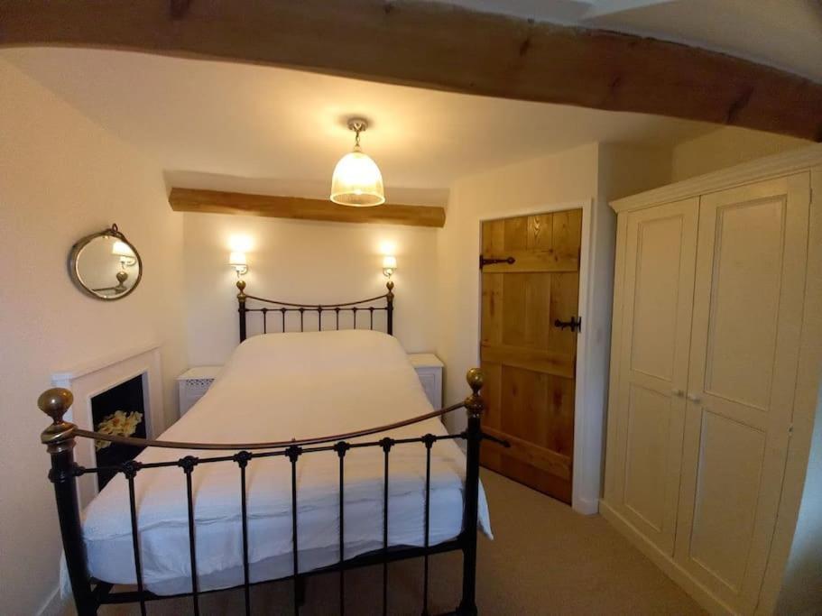 Cosy 2 Bed Cottage Between Snowdonia And The Sea Llandegai Luaran gambar